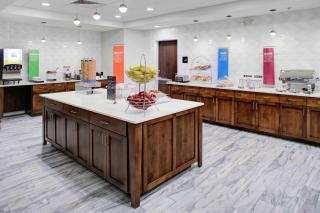 Hampton Inn Suites Flagstaff East - Flagstaff - 1