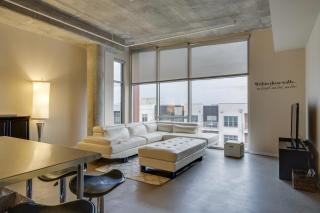 Top Floor City Living 1BR Condo 30 day min with rooftop deck - 8