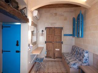 The 1930's Maltese Residence - St Paul's Bay - 4