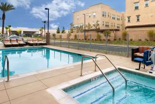 Hampton Inn & Suites Buena Park - Buena Park - 3