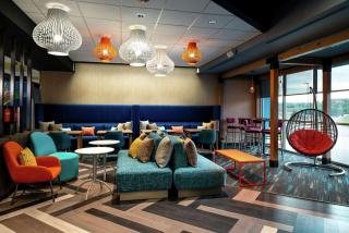 Tru By Hilton Staunton - 6