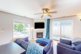 Nautical View Getaway - 8