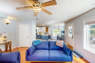 Nautical View Getaway - 7