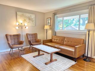 Entire Private 3 Bedrooms 1 Bathroom Single House with Fenced Garden - Arlington - 8