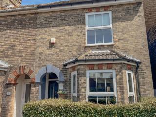 Modern coastal home sleeping 5 - 2 minute walk to Pakefield Beach, Suffolk - Pakefield - 9