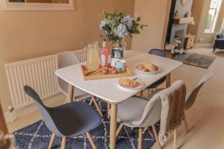 Modern coastal home sleeping 5 - 2 minute walk to Pakefield Beach, Suffolk - Pakefield - 2