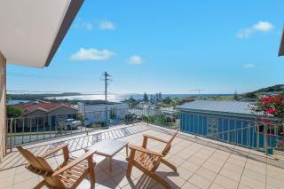 Retro Beach House - Crescent Head - 0