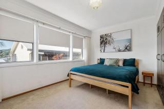 Retro Beach House - 2