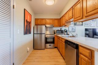 Cozy 2BR condo w/ valley views - Vernon Township - 1