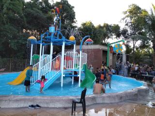 ALDEIA DO LAGO C405-COM COZINHA , CHURRASQUEIRA e bebidas liberadas no parque aquático, internet banda larga, rampa de acesso ao lago - Caldas Novas - 4