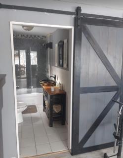 Burnt River Bungalow - - 4