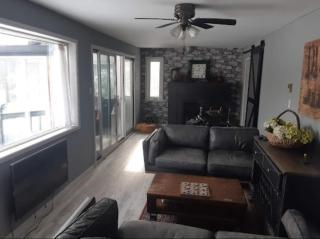Burnt River Bungalow - - 6