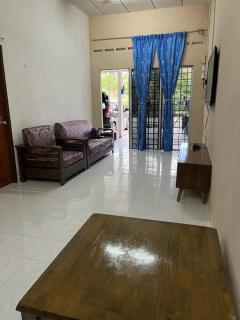 Hajjah Homestay Jln Rajawali Tg Agas - Muar - 4