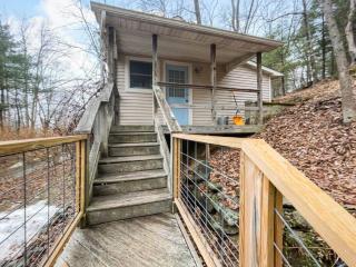 Breezy Hill Eccentric Studio Cottage - Accord - 0