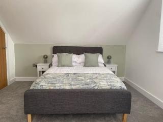 The Lodge at Crown Point, Entire Place, Private Secure Parking, EV Point, Brand new - 7