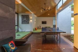 Kamal Baug by StayVista - A balinese villa with a pool, Open patios, Expansive lawn & Games - Shikrapur - 5