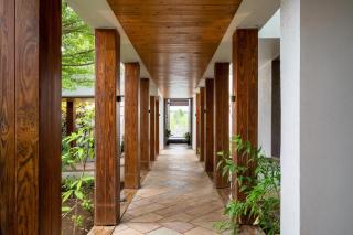 Kamal Baug by StayVista - A balinese villa with a pool, Open patios, Expansive lawn & Games - Shikrapur - 6