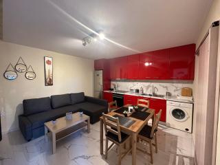 Red Harmony by the sea Pool and balcony - 6