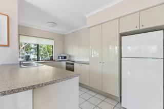4 Domani Large Townhouse with Ocean Views - Sunshine Beach - 6