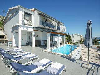 Luxury Apartment with heated pool in Starigrad - Starigrad-Paklenica - 0
