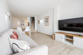 WELCS APARTAMENTO 064 EMP frente al Mar - 1