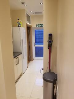 London Luxury Apartment 4 Bedroom Sleeps 12 people with 4 Bathrooms 1 Min walk from Station - Wanstead - 9