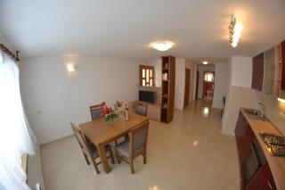 Ribarićevi dvori - Banjol - 4