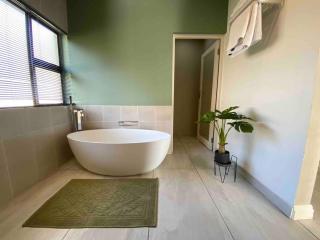 Khaya Elihle Guest House - 4