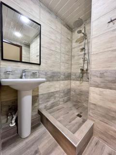 Apartment In Yerevan on Amiryan Street - Erevan - 3