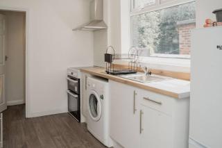 Valley Park House - By Sigma Stays - Crewe - 6