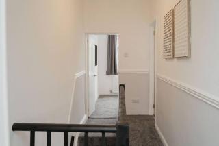 Valley Park House - By Sigma Stays - Crewe - 1