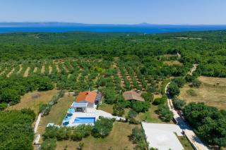 Villa Silentio - peaceful and private villa with outdoor pool and whirlpool, Ferienhaus Istrien - Marčana - 7