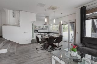 Villa Zara with pool - 8