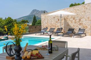 Seafront Villa Nina with 5 en-suite bedrooms - 7