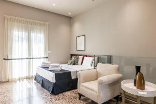 Andrews Luxury Suites Near The Airport - Heraklio - 8