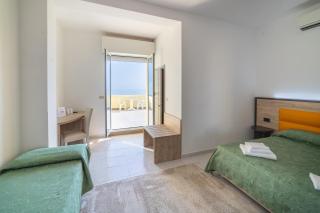 Hotel Royal - 3