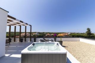 CROWONDER Mila Prestige Villa with Heated Swimming Pool, Jacuzzi and Sauna - Zaton - 5