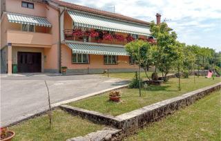 2 Bedroom Beautiful Apartment In Mucici - 9
