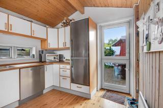 Holiday Home On The Beach With Panoramic View - Store Fuglede - 1