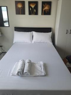 Studio Unit with Balcony at Legaspi Village KL Tower Residence - Along Greenbelt Mall Area - Manila - 7