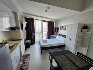 Studio Unit with Balcony at Legaspi Village KL Tower Residence - Along Greenbelt Mall Area - Manila - 2
