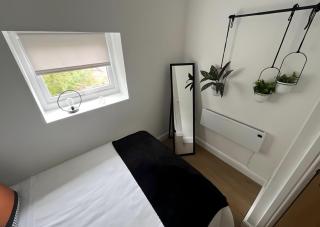 2 Bed Apartment, close to City Centre, Principality Stadium - 2