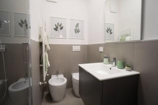 2 Bed Apartment Sleeps 4 - En-Suite Bath -Tv -WiFi - 5