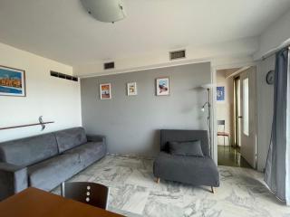 Studio climatisé avec terrasse face mer à Menton - FR-1-196-208 - 2