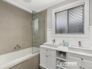 260 Settlement Road, Central Cowes - 2