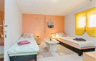 2 Bedroom Amazing Apartment In Vir - Lozice - 1