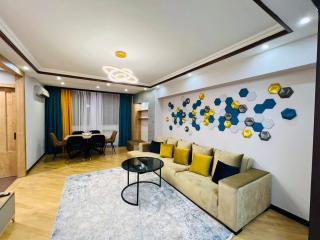 Luxury 3Bedroom Apartment with Unique Design +Jacuzzi, 2Bathroom, Middle of Center, By Republic Square - Erevan - 8