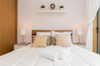 Host Wise - Deluxe Modern Flat w Balcony - Porto - 7