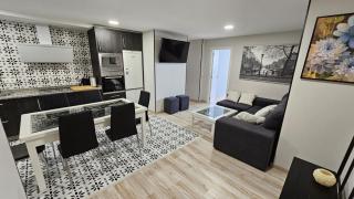 6 HABITACIONES, ALOJAMIENTO COMPLETO EN PLENO CENTRO - Santiago de Compostela - 0