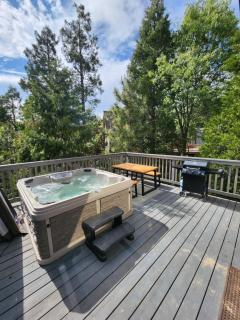 Cozy Cabin Retreat with Hot Tub-Fire Pit-AC-Games-EV-BBQ - 4
